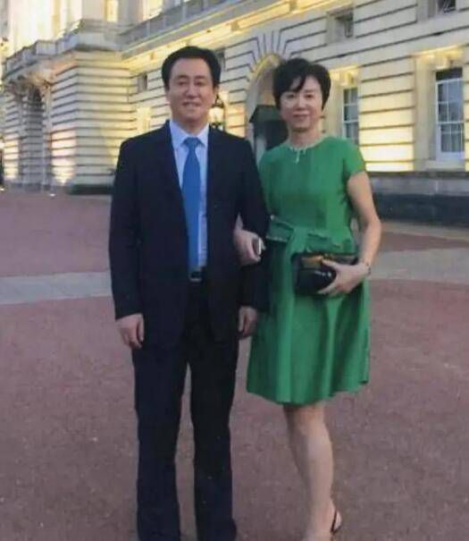 广东宏远官方表示，俱乐部已与克拉伦斯-威姆斯完成签约，待相关资料递交CBA公司审核，通过完成公示后威姆斯将代表俱乐部参赛。